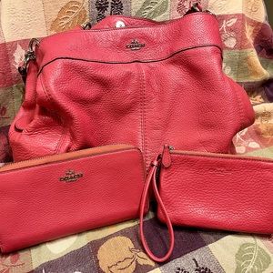 COACH 3PIECE SET! Pebbled leather Lexy shoulder bag. Strawberry color